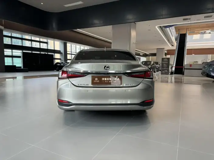 Lexus ES 2024 Model 200 Premium – фото 5