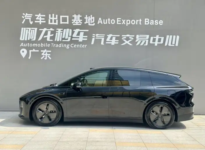 Li Auto i6 2025 Model 2WD Standard Edition