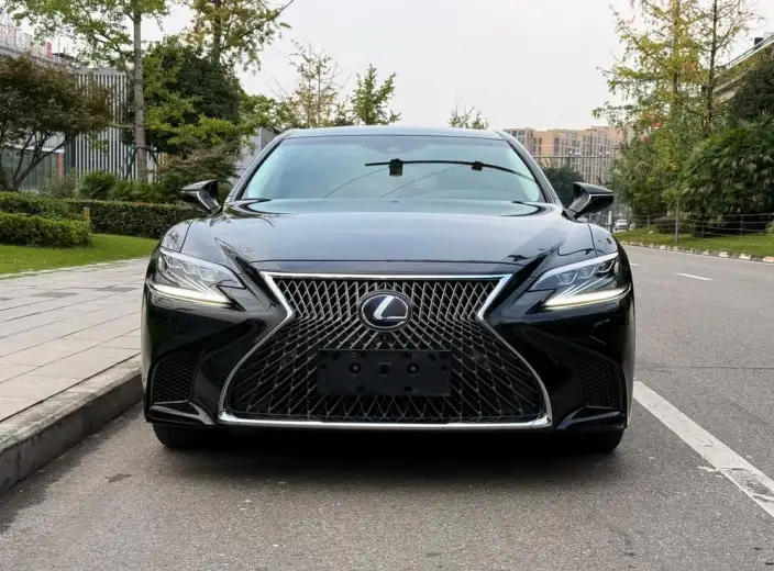 Lexus LS 2020 Model 500h Superior Edition China VI – фото 2