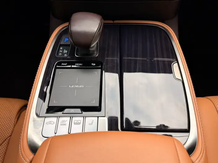 Lexus LS 2020 Model 500h Superior Edition China VI – фото 8