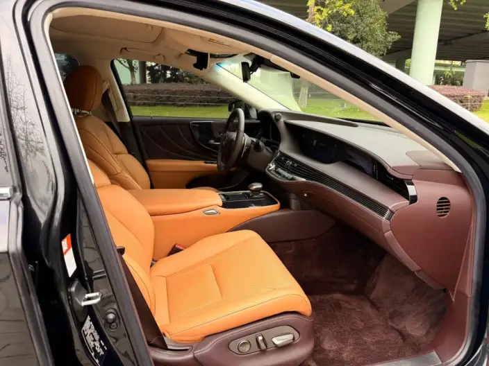 Lexus LS 2020 Model 500h Superior Edition China VI – фото 9