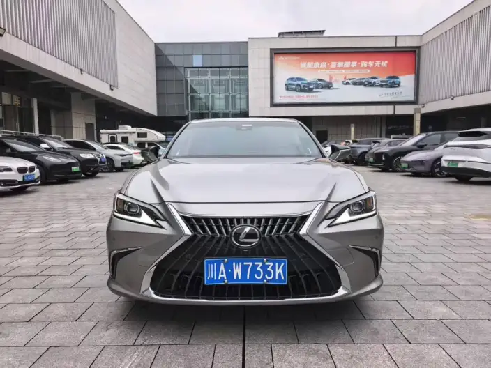 Lexus ES 2022 Model 200 Superior Edition