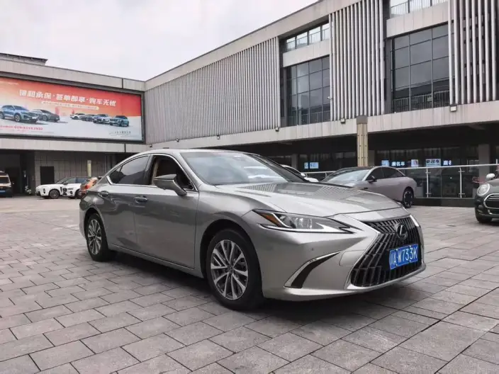 Lexus ES 2022 Model 200 Superior Edition