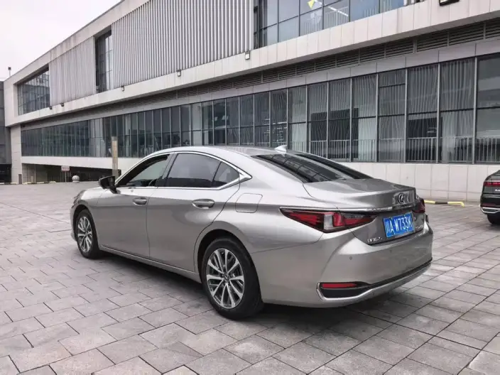 Lexus ES 2022 Model 200 Superior Edition