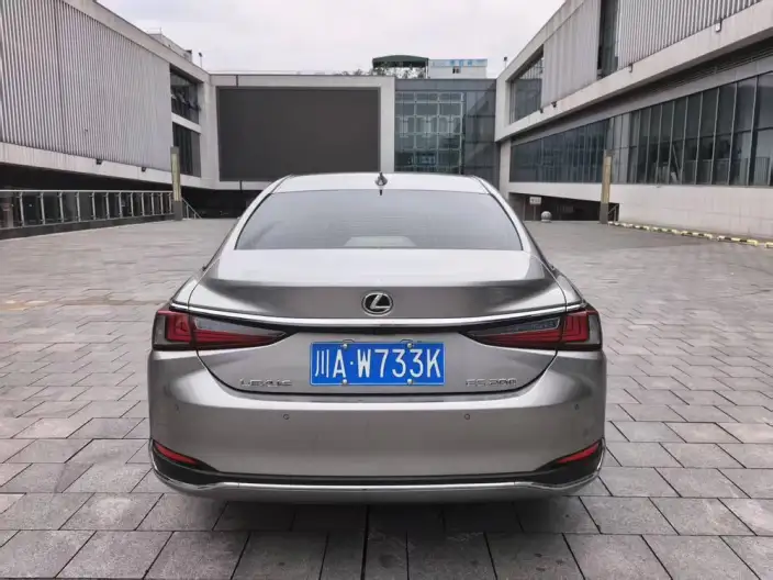 Lexus ES 2022 Model 200 Superior Edition – фото 5