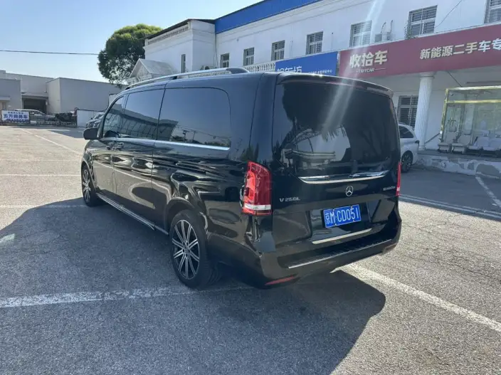 Mercedes-Benz V-Class 2022 Model V 260 L Long wheelbase Deluxe Edition – фото 3