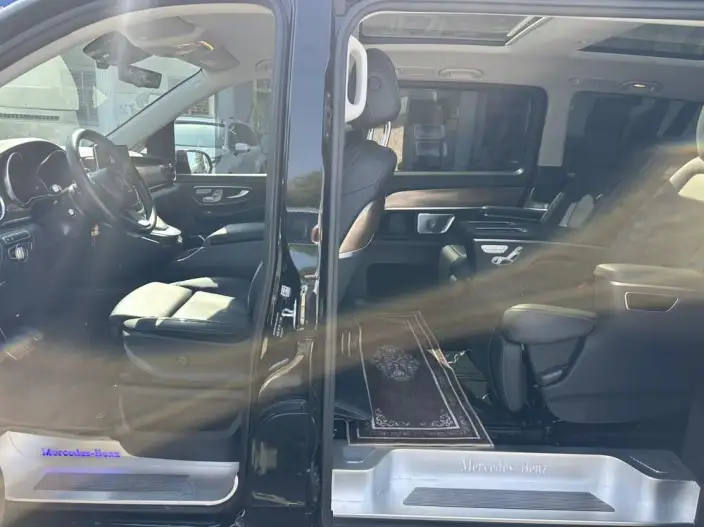 Mercedes-Benz V-Class 2022 Model V 260 L Long wheelbase Deluxe Edition – фото 6