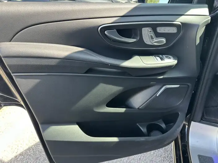 Mercedes-Benz V-Class 2022 Model V 260 L Long wheelbase Deluxe Edition – фото 8
