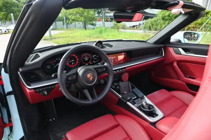 PORSCHE 911 2023 Model Targa 4 3.0T – фото 9