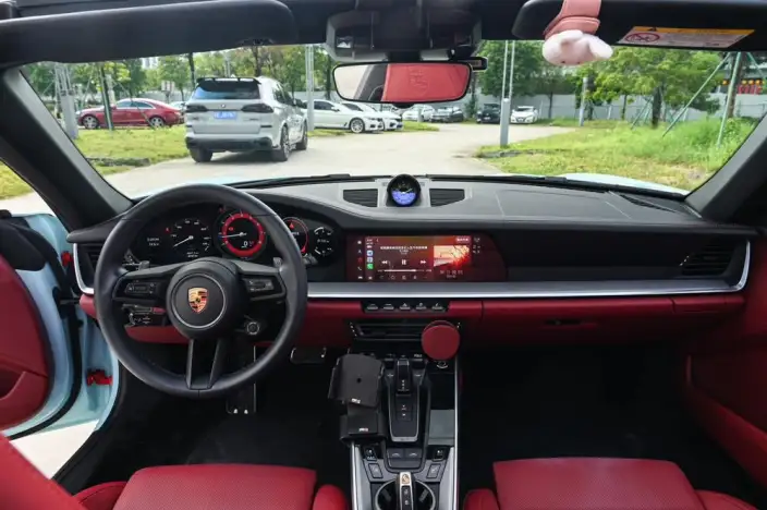 PORSCHE 911 2023 Model Targa 4 3.0T – фото 10