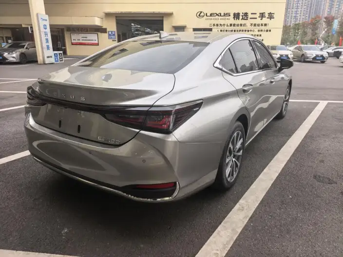 Lexus ES 2026 Model 200 Premium – фото 5
