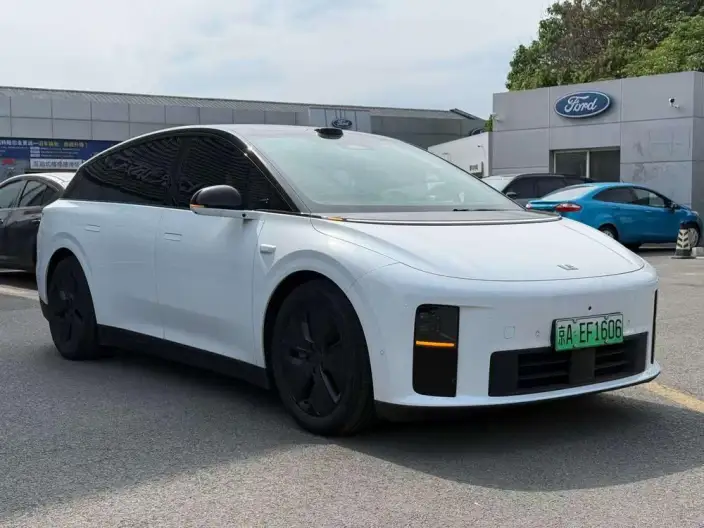 Li Auto i6 2025 Model 2WD Standard Edition