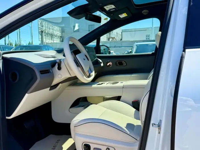 Li Auto i6 2025 Model 2WD Standard Edition – фото 9