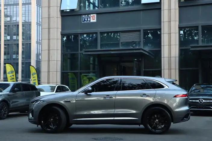 Jaguar F-PACE 2021 Model 340PS R-Dynamic SE
