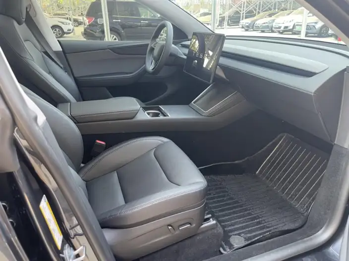 Model Y 2025 Model Rear-wheel drive version – фото 9