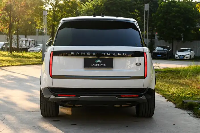 Range Rover 2026 Model 3.0 L6 400PS SE Long axis Edition – фото 5