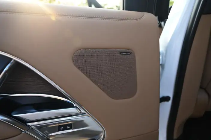 Range Rover 2026 Model 3.0 L6 400PS SE Long axis Edition – фото 10