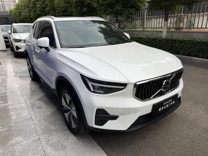 Volvo XC40 2023 Model B3 Smart Range Deluxe Edition – фото 2