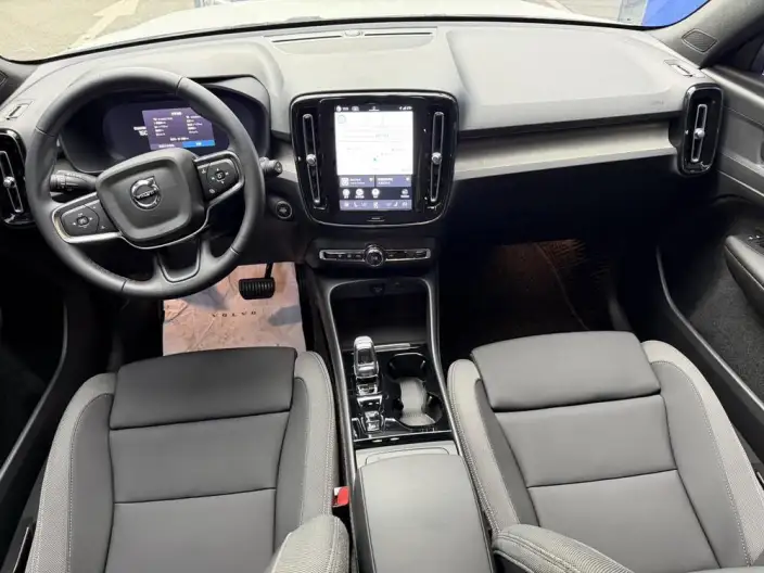 Volvo XC40 2023 Model B3 Smart Range Deluxe Edition – фото 6