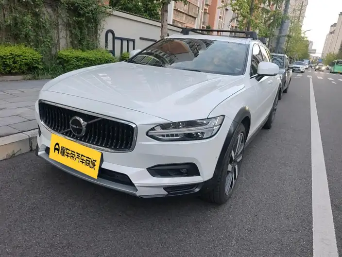 Volvo V90 2024 Model Cross Country B5 AWD Zhizun Edition – фото 1