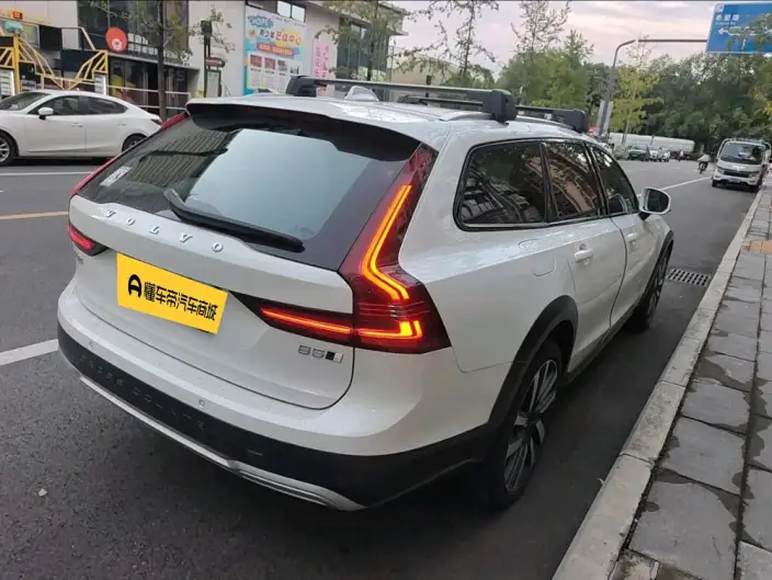 Volvo V90 2024 Model Cross Country B5 AWD Zhizun Edition – фото 2