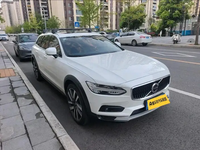 Volvo V90 2024 Model Cross Country B5 AWD Zhizun Edition – фото 3
