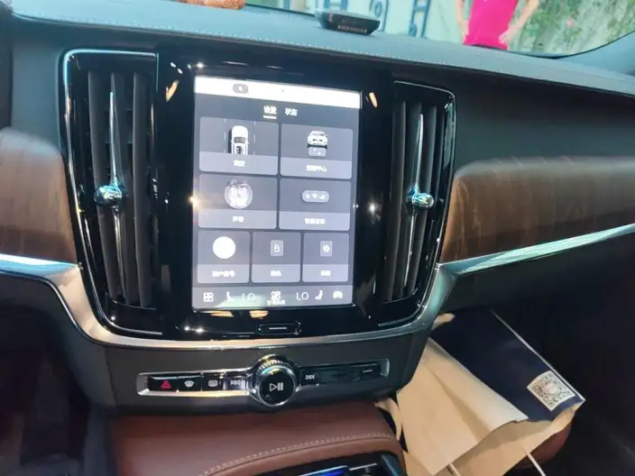 Volvo V90 2024 Model Cross Country B5 AWD Zhizun Edition – фото 8
