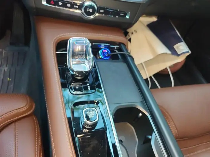 Volvo V90 2024 Model Cross Country B5 AWD Zhizun Edition – фото 9