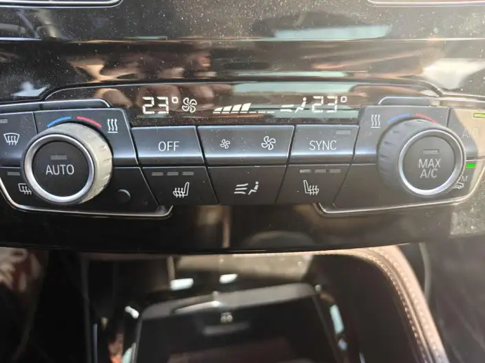 BMW X1 2021 Model xDrive25Li Exclusive Model – фото 8