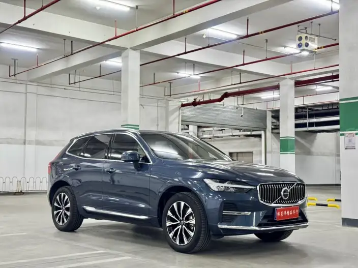 Volvo XC60 2023 Model B5 4WD Smart Range Deluxe Edition