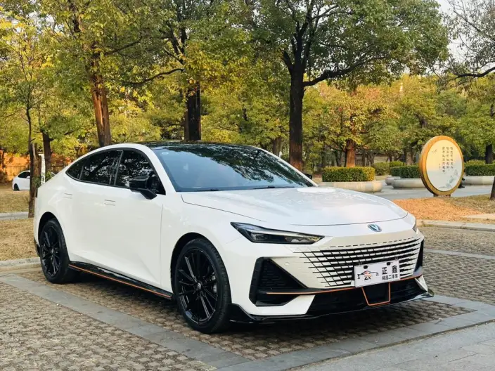 Changan UNI-V 2023 Model 1.5T Sports Edition – фото 3