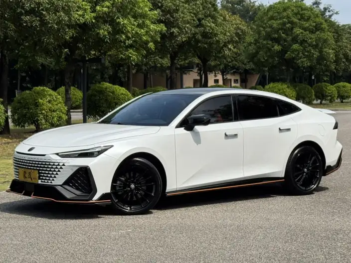 Changan UNI-V 2024 Model 2.0T High Power Edition – фото 1