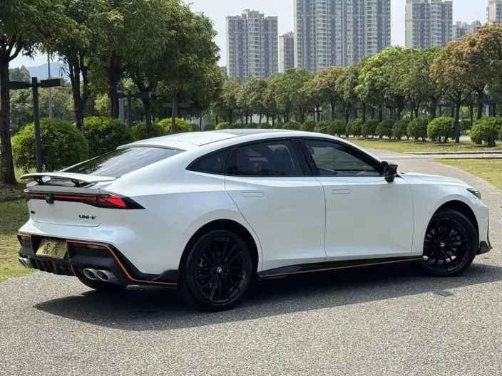 Changan UNI-V 2024 Model 2.0T High Power Edition – фото 7