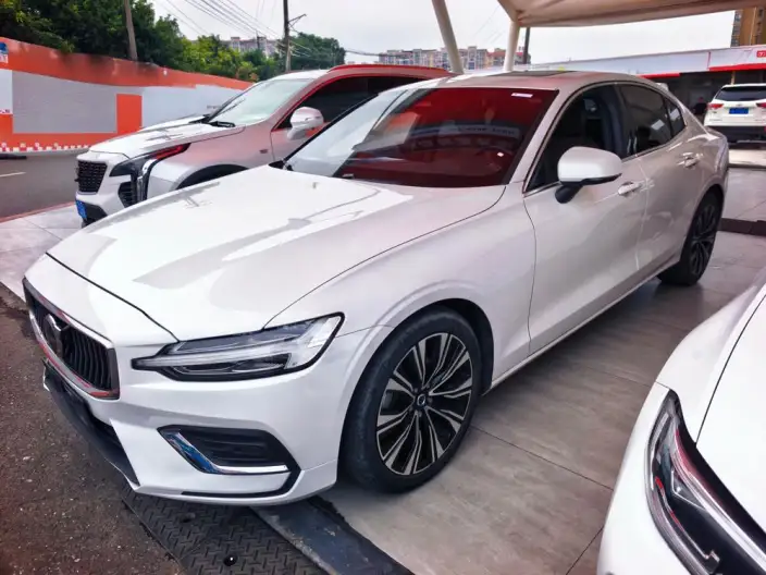 Volvo S60 2024 Model B4 Smart Range Deluxe Edition – фото 5