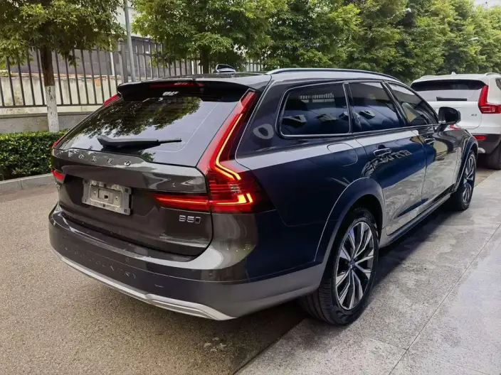 Volvo V90 2021 Model Cross Country B5 AWD Zhiyuan Edition