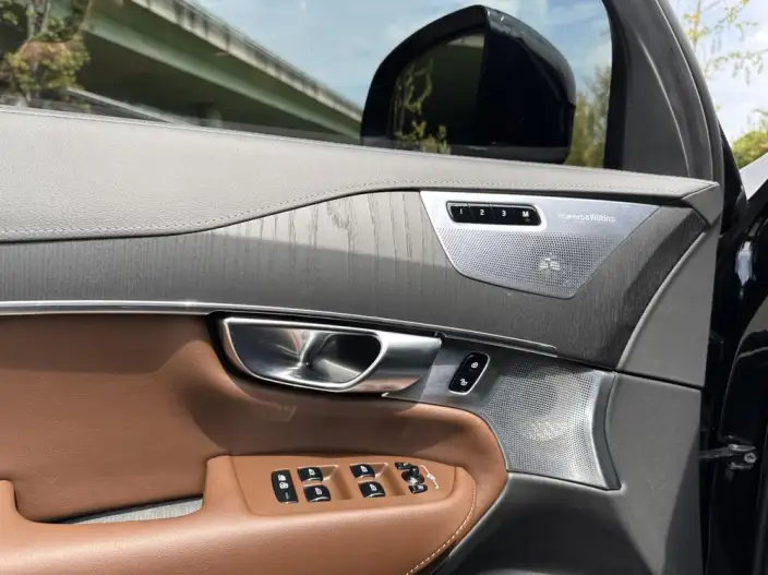 Volvo XC90 PHEV 2025 Model Facelift E Drive Hybrid T8 Long Battery Life Pro Smart Prestige Deluxe Edition 7 seat – фото 7
