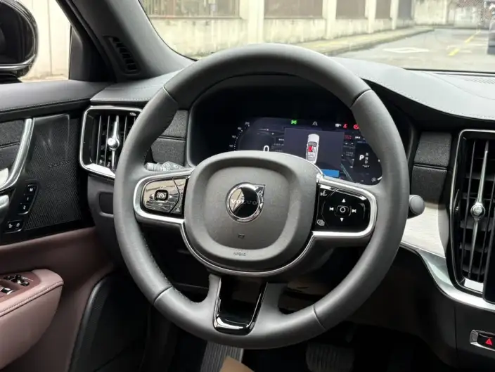 Volvo S90 2026 Model B5 Smart Range Deluxe Edition – фото 10