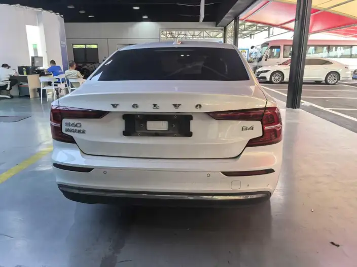 Volvo S60 2024 Model B4 Smart Range Deluxe Edition – фото 5