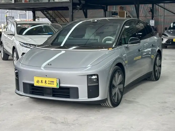 Li Auto i6 2025 Model 2WD Standard Edition
