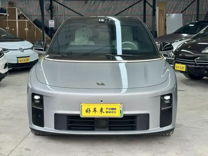 Li Auto i6 2025 Model 2WD Standard Edition
