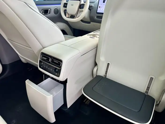 Li Auto i6 2025 Model 2WD Standard Edition – фото 7