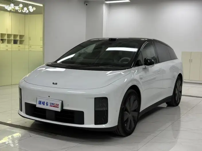 Li Auto i6 2025 Model 4WD Standard Edition