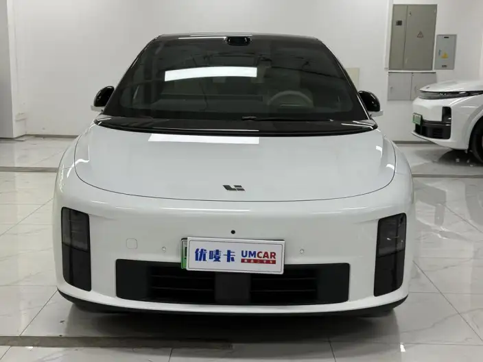 Li Auto i6 2025 Model 4WD Standard Edition