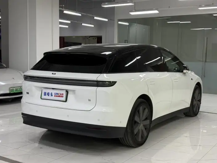 Li Auto i6 2025 Model 4WD Standard Edition – фото 6