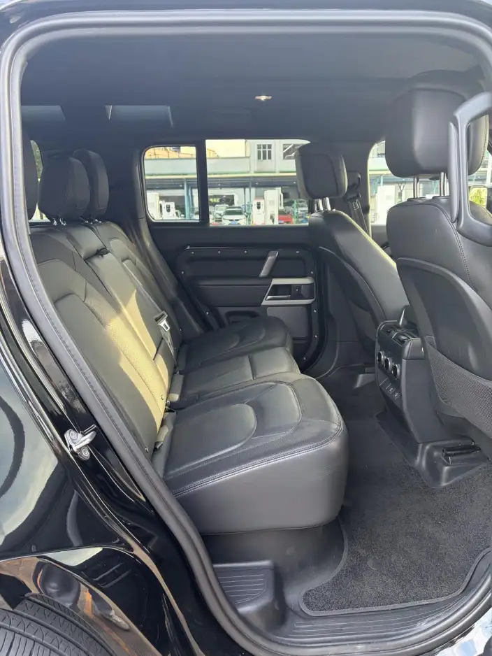 Land Rover Defender 2024 Model 110 3.0T P400 X-Dynamic HSE – фото 6