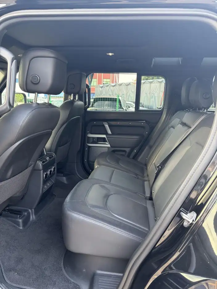 Land Rover Defender 2024 Model 110 3.0T P400 X-Dynamic HSE – фото 9