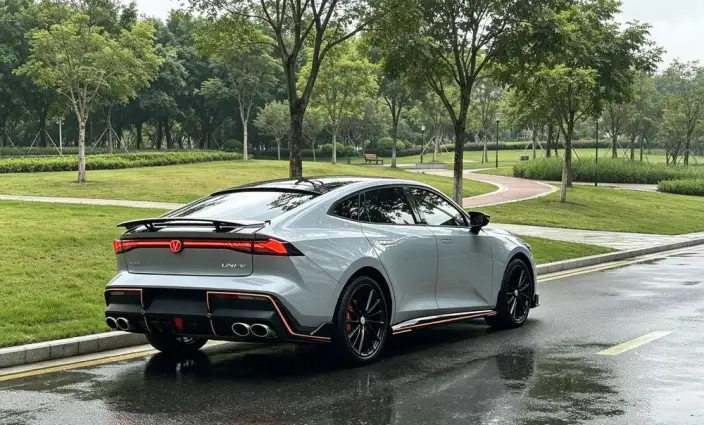 Changan UNI-V 2022 Model 1.5T Sports Edition – фото 4