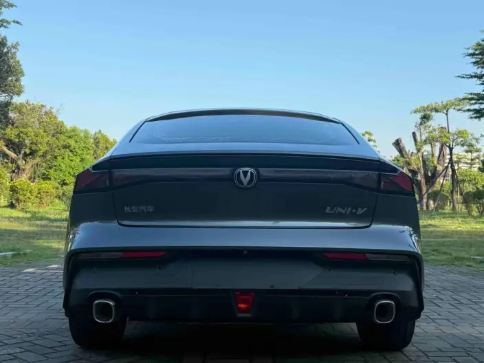 Changan UNI-V 2022 Model 1.5T Smart Pilot Model – фото 4