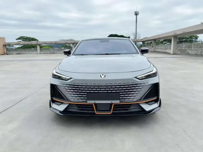 Changan UNI-V 2022 Model 1.5T Sports Edition – фото 2