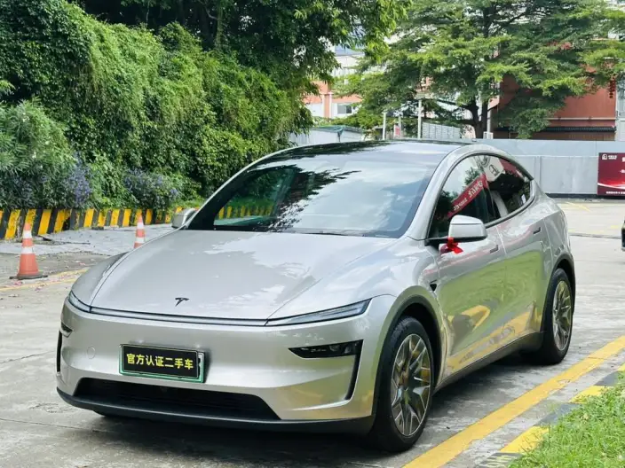 Model Y L 2026 Model Standard Edition